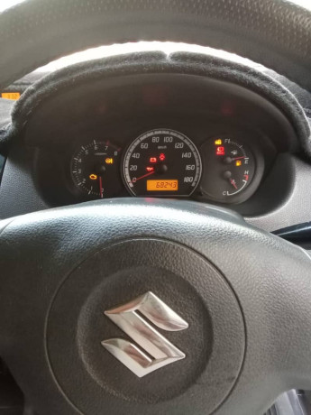 suzuki-swift-dlx-big-14