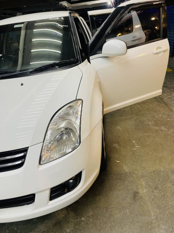 suzuki-swift-dlx-big-2