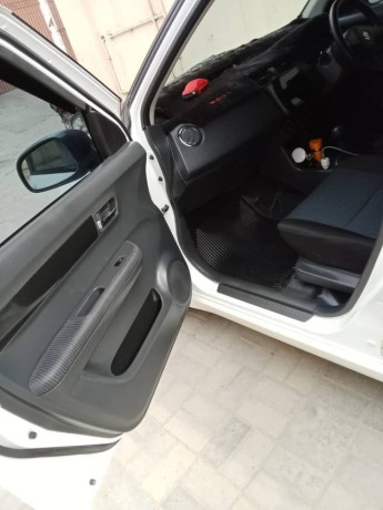 suzuki-swift-dlx-big-11
