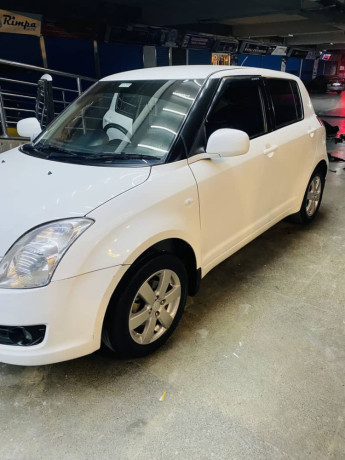 suzuki-swift-dlx-big-1