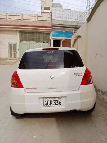 suzuki-swift-dlx-big-13