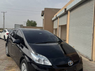 toyota-prius-g18