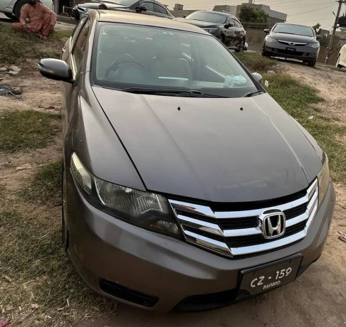 honda-city-2014-model-in-doctor-use-big-0