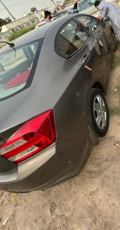honda-city-2014-model-in-doctor-use-big-2