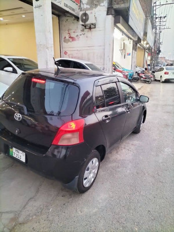 toyota-vitz-2006-model-import-2012-big-13