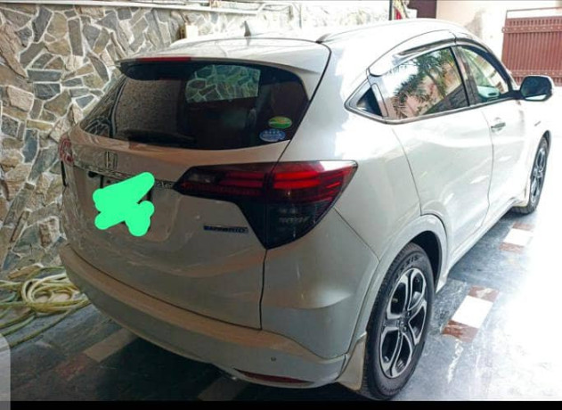 honda-vezel-2018-model-2023-import-big-4