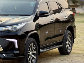 toyota-fortuner-2017-v