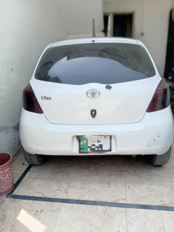 vitz-2007-model-big-17