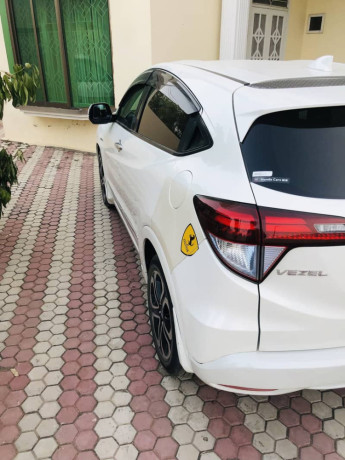 honda-vezel-z-sensing-pkg-full-optional-big-6