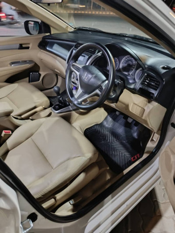 honda-city-ivtec-2021-big-17