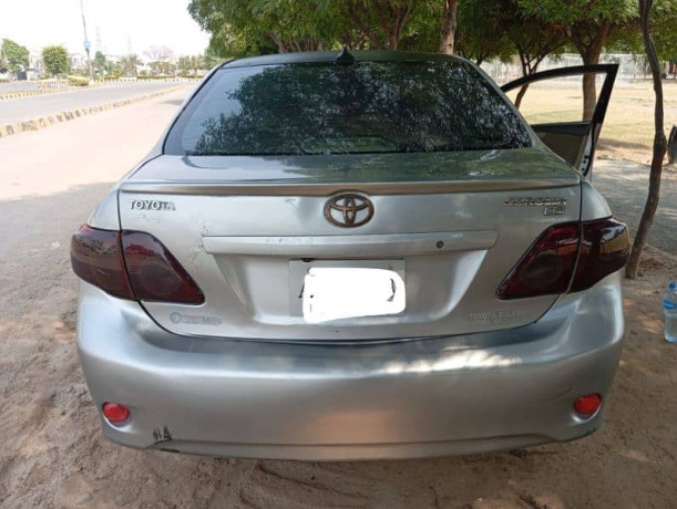 toyota-corolla-gli-2010-big-4