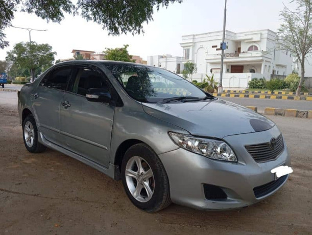 toyota-corolla-gli-2010-big-2