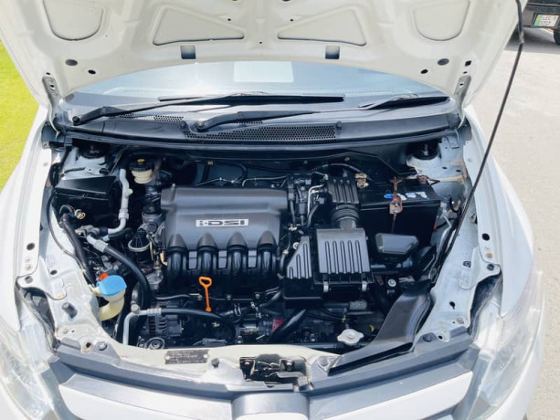 honda-airwave-15-automatic-better-car-than-city-civic-altis-cultus-big-15