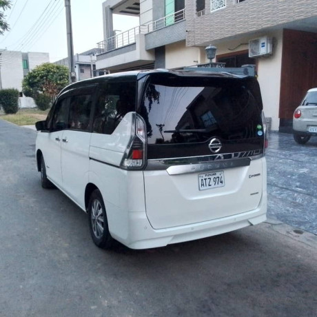 nissan-serena-note-e-power-1823-big-11