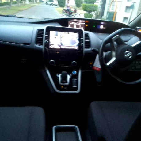 nissan-serena-note-e-power-1823-big-16