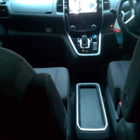 nissan-serena-note-e-power-1823-big-17