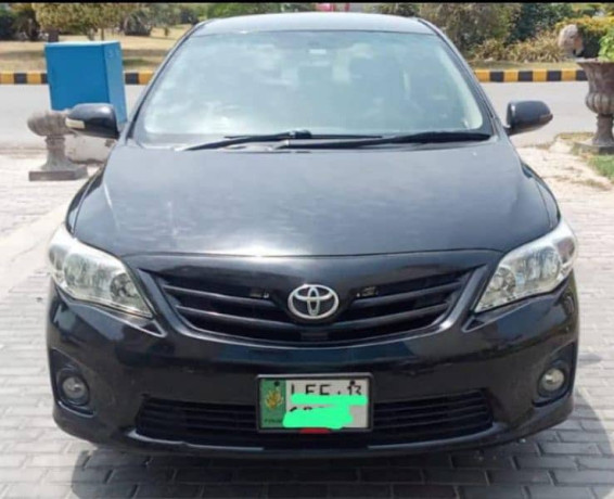toyota-corolla-altis-2013-big-0