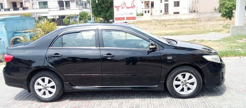toyota-corolla-altis-2013-big-7