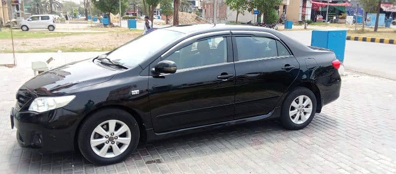 toyota-corolla-altis-2013-big-6
