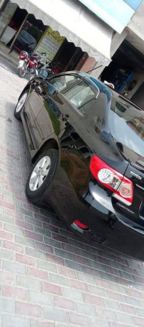 toyota-corolla-altis-2013-big-2