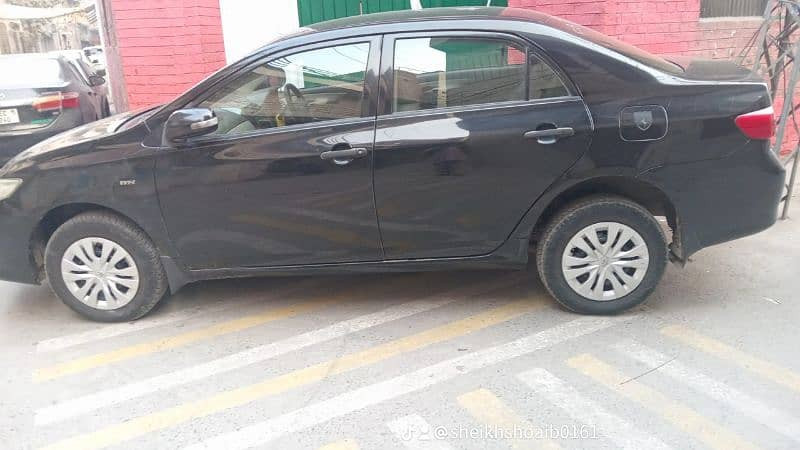 toyota-corolla-gli-2010-big-2