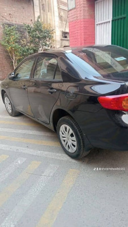 toyota-corolla-gli-2010-big-3