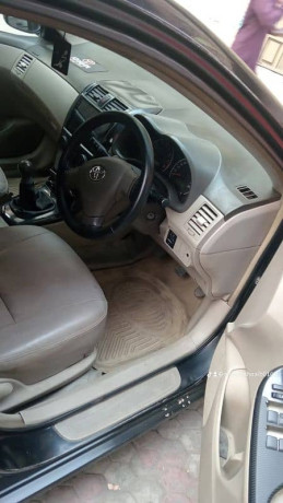 toyota-corolla-gli-2010-big-4