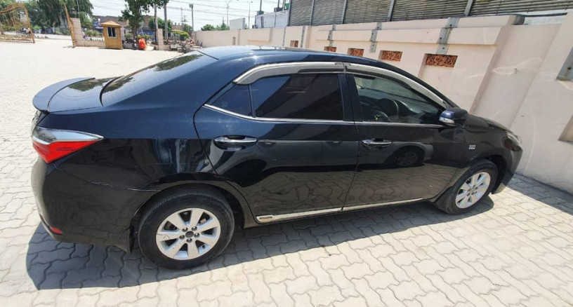 toyota-altis-grande-2017-big-4