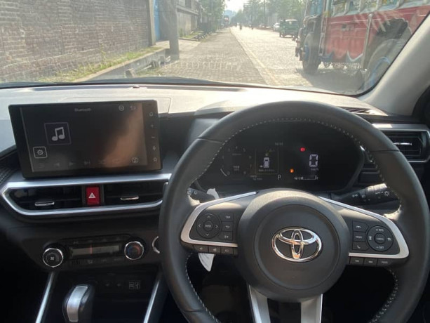 toyota-raize-z-top-of-the-line-big-3