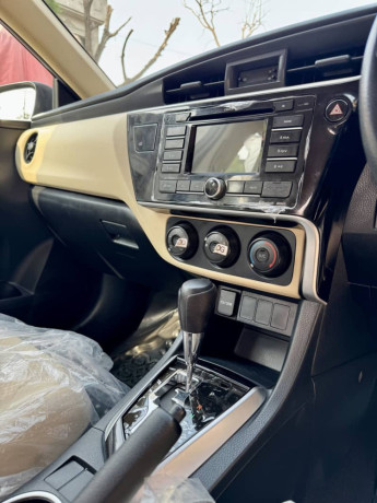 corolla-gli-2018-modal-automatic-transmission-big-4