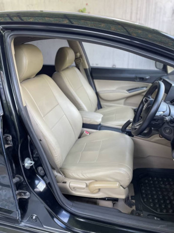 honda-civic-vti-2012-big-10