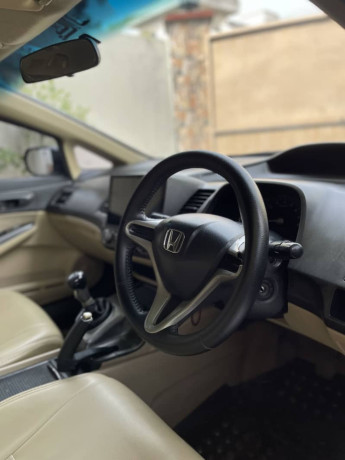 honda-civic-vti-2012-big-8