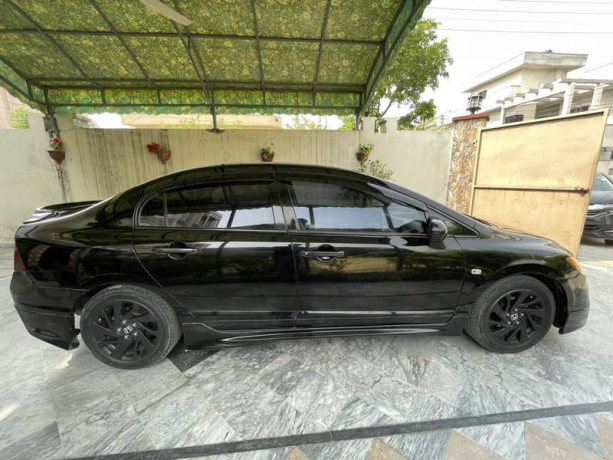 honda-civic-vti-2012-big-3