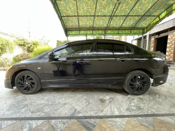 honda-civic-vti-2012-big-7