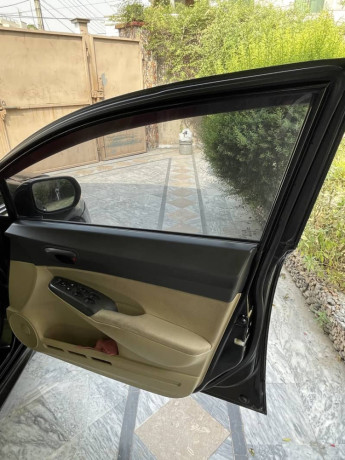 honda-civic-vti-2012-big-12