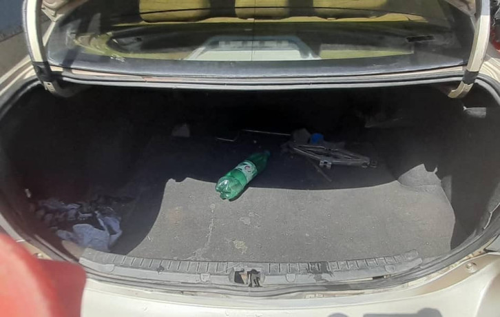 corolla-gli-2011-big-5