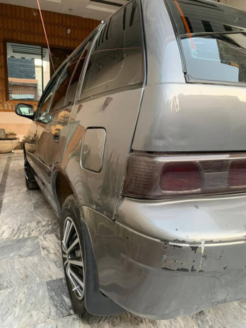 suzuki-cultus-2011-big-9