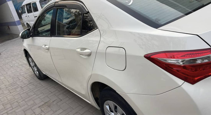 toyota-corolla-gli-2014-new-shape-big-2