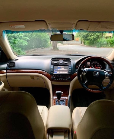 honda-accord-2004-big-3