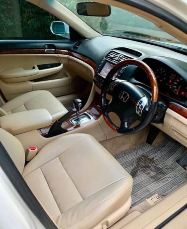 honda-accord-2004-big-4