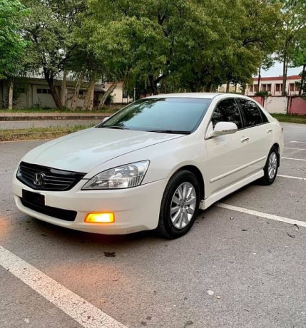 honda-accord-2004-big-1