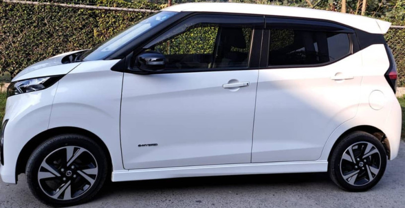 new-car-neat-and-clean-full-option-car-big-4