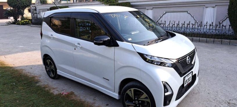 new-car-neat-and-clean-full-option-car-big-2