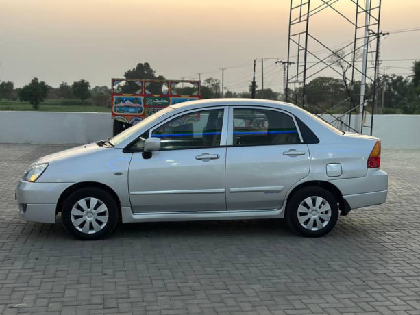 suzuki-laina-lxi-2006-big-3