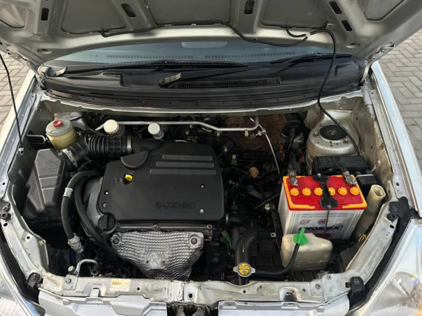 suzuki-laina-lxi-2006-big-6