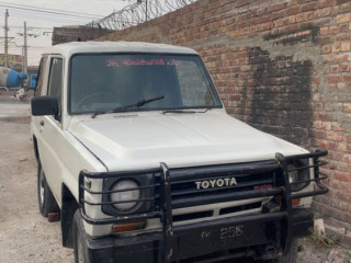 daihatsu-rocky