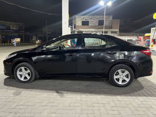 toyota-corolla-xli-2017-big-3