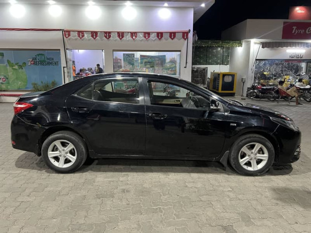 toyota-corolla-xli-2017-big-2
