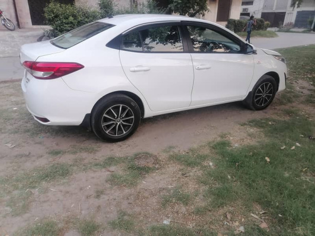 toyota-yaris-13-ativ-automatic-2022-big-1