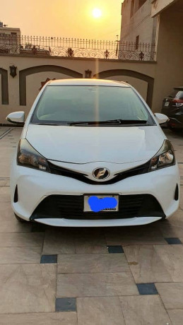 toyota-vitz-2015-big-0